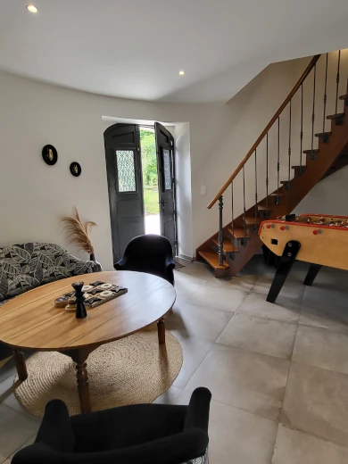 Entrée du gîte avec baby-foot