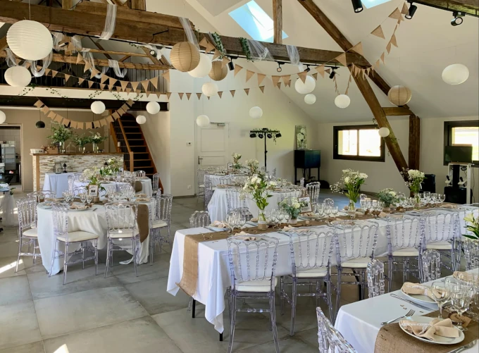 Salle de réception avec décoration